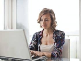 Comment diminuer les bouffées de chaleur de façon naturelle ? contre les bouffées de chaleur